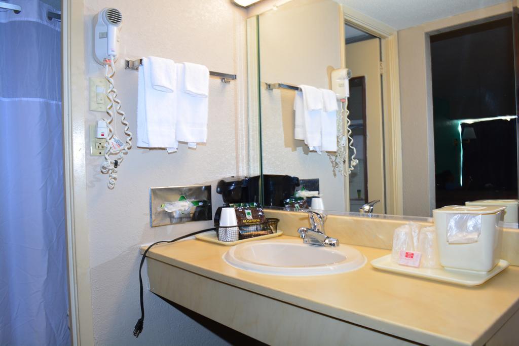 Red Carpet Inn And Suites سكرانتون المظهر الخارجي الصورة